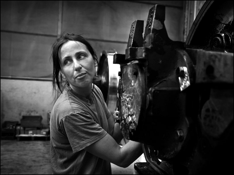 49 - working woman - CHERUBINI Bruno - italy.jpg